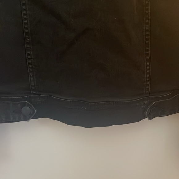 Black distressed Jean jacket - Picture 3 of 6